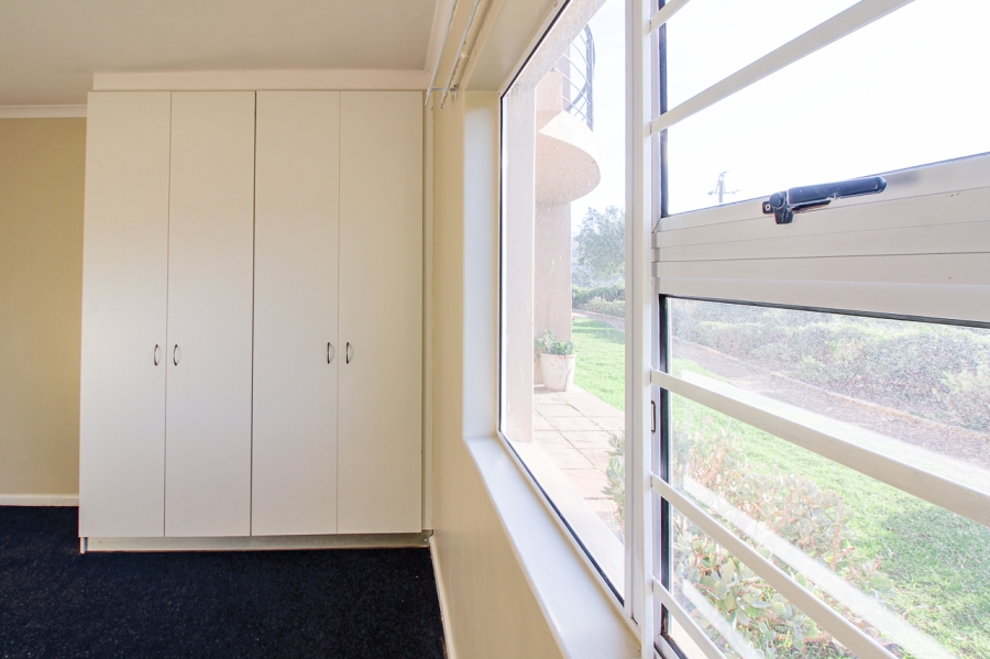 To Let 2 Bedroom Property for Rent in Sir Lowrys Pass Village Western Cape